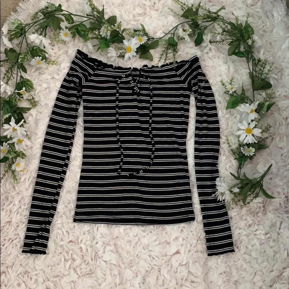 Aeropostale off the shoulder long sleeve